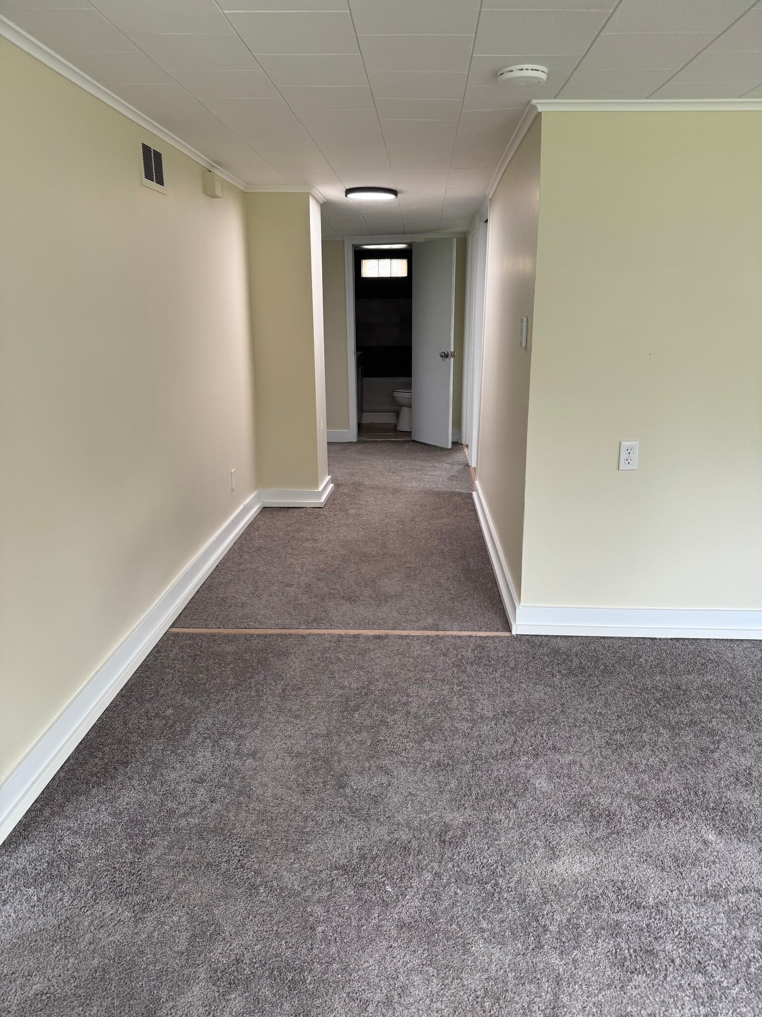 Building Photo - 62 Chestnut St