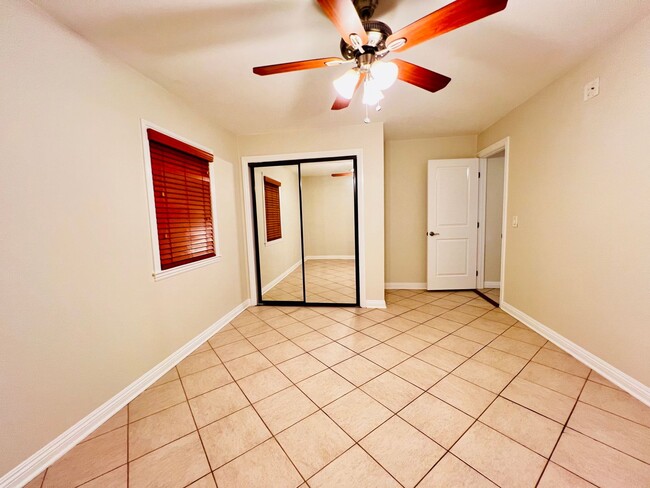 Building Photo - $1,000 off Move-in Special! 2 bedroon 1 ba...