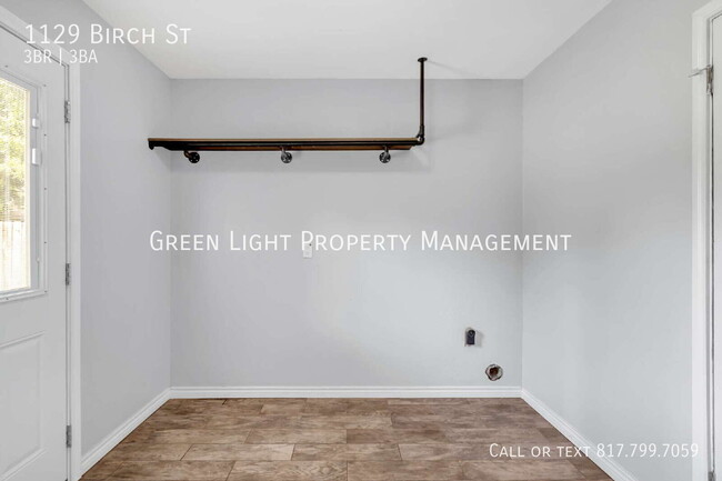 Building Photo - 1129 Birch St