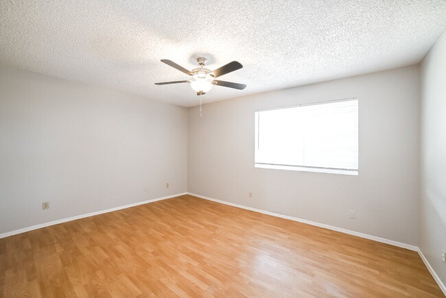 Building Photo - 315 W Ross Ave