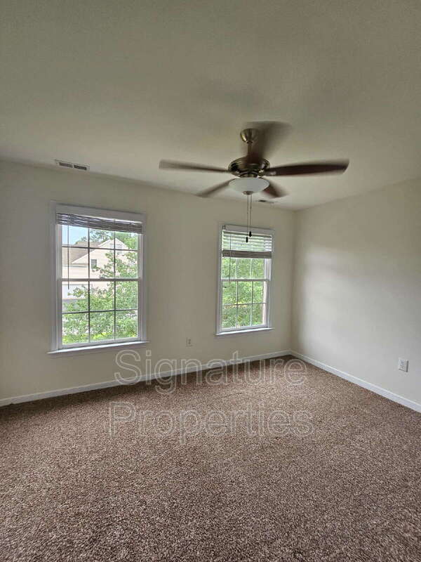 Building Photo - 5600 Barnsley Pl