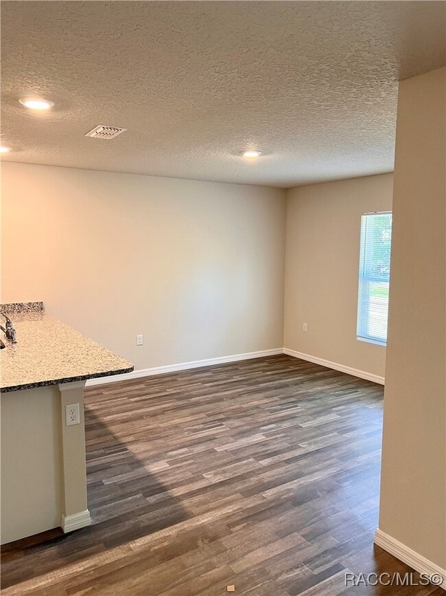 Building Photo - 6652 N Bedstrow Blvd