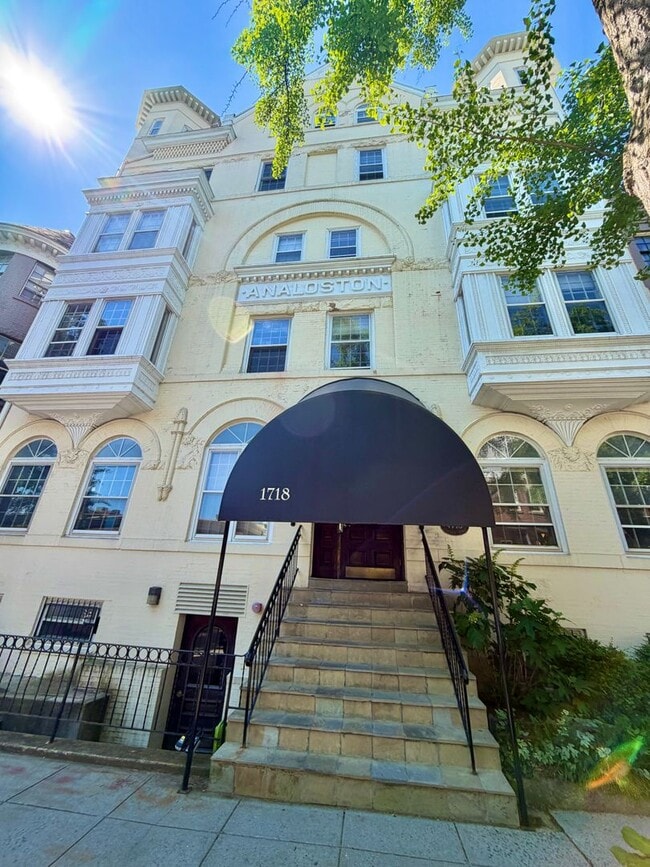 Building Photo - Dupont Prime Location Tree-Lined Corcoran St & 17th 1 bed 1 bath Condo UTILITIES INCLUDED.