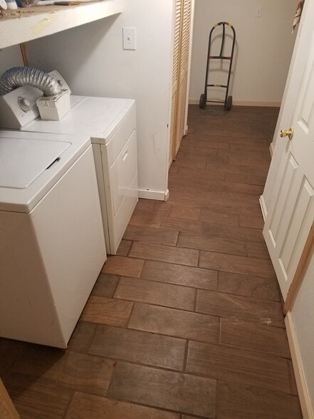 Laundry - 2610 Dillon Ave