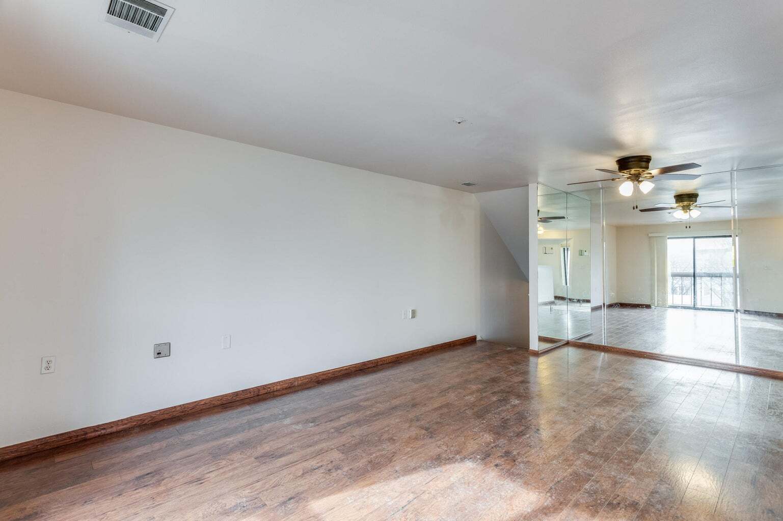 Building Photo - 9082 N Park Plaza Ct
