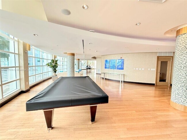 Building Photo - 253 NE 2nd St