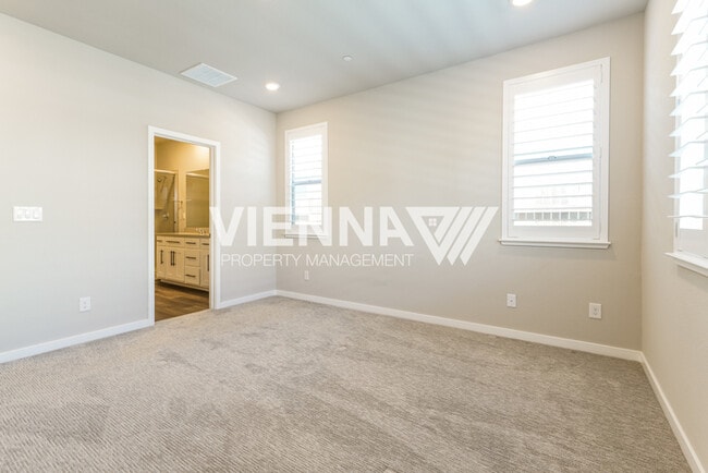 Building Photo - 4120 Gossamer St