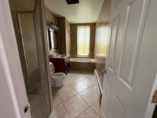 Building Photo - 23 Vroom St