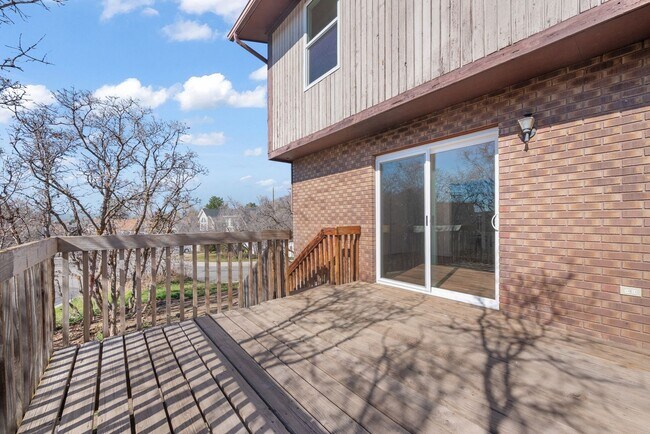 Building Photo - 8566-8568-8568 Wasatch Blvd