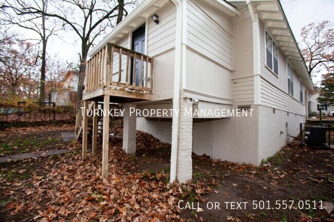 Building Photo - 1415 S Cedar St