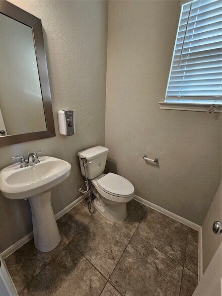 Building Photo - 24258 Via Vitani Dr