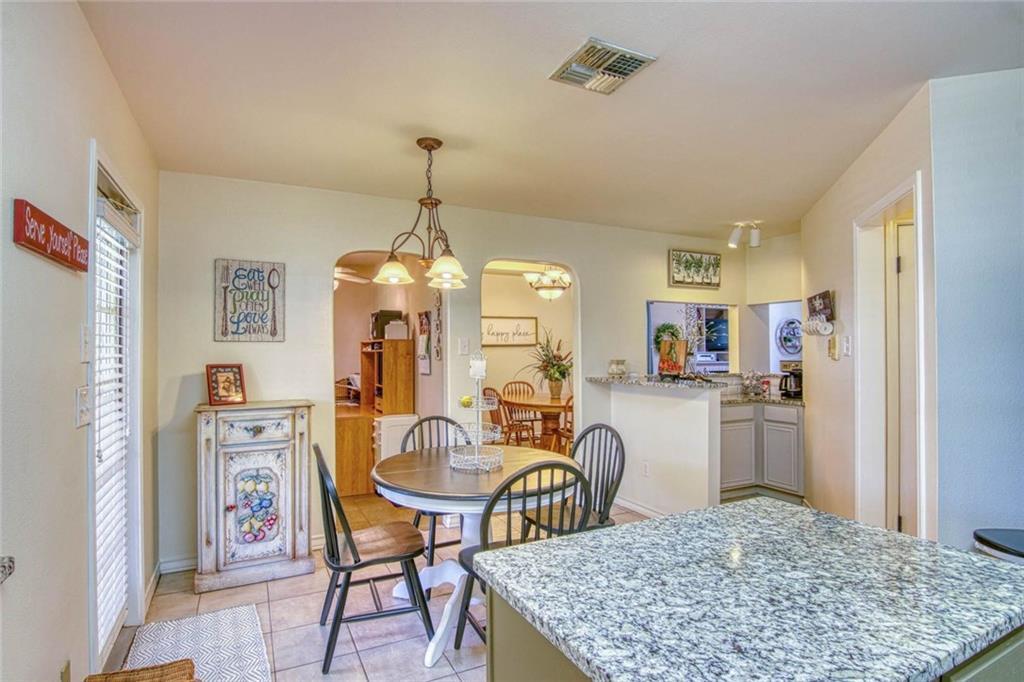 Building Photo - 714 Saint Lucy Dr