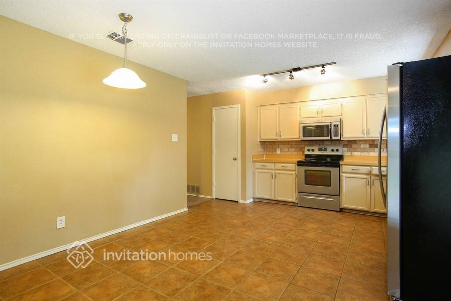 Building Photo - 6410 Walnut Springs Dr