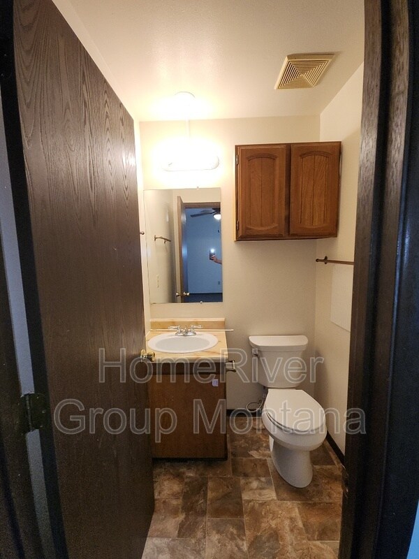 Building Photo - 2111 S 4th St W