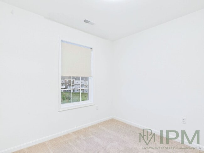 Building Photo - Dallastown Schools! Available Now! Beautif...