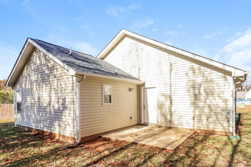 Building Photo - 4703 Tumbleweed Ct