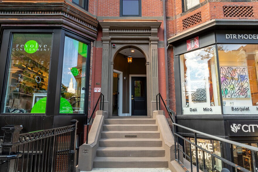 Building Photo - 169 Newbury St