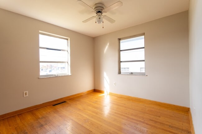 Building Photo - 1722 Washington Blvd