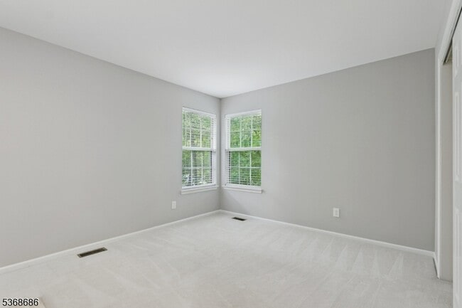 Building Photo - 48 Landau Rd