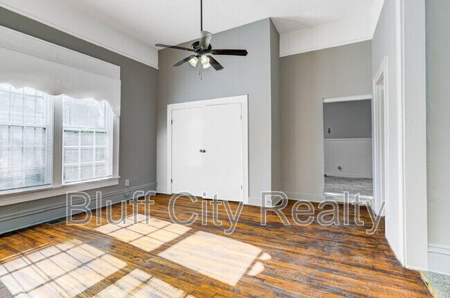 Building Photo - 1639 Southern Ave