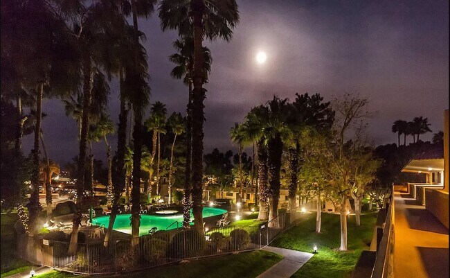 Building Photo - Charming Condo in Palm Springs Villas