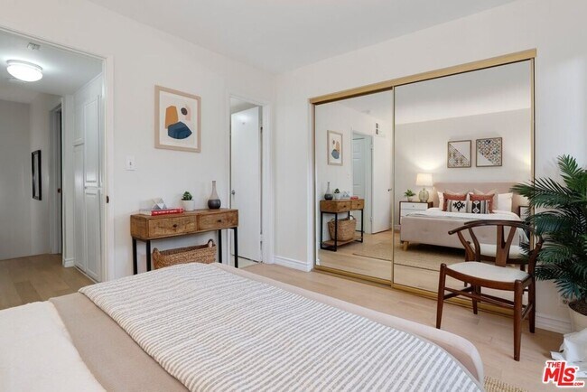 Building Photo - 848 Lincoln Blvd