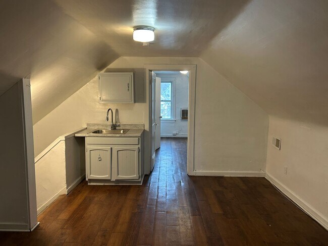 Building Photo - 3428 Altamont Rd