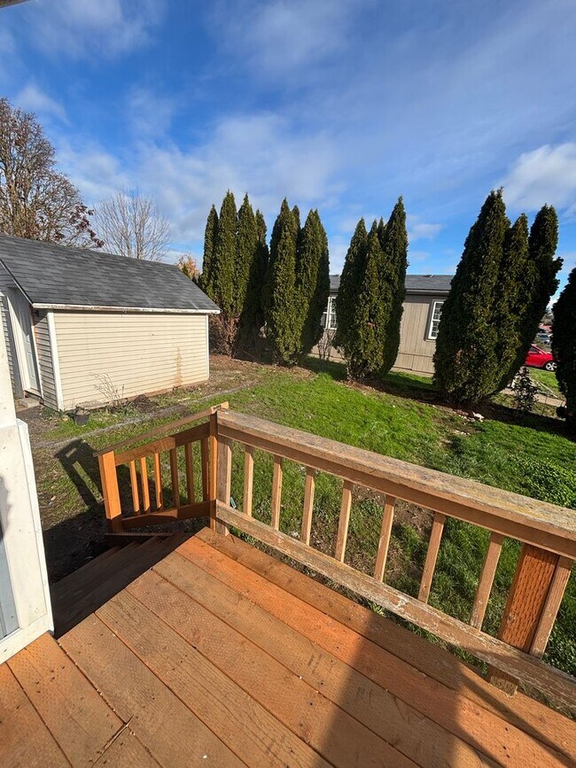 Building Photo - Fully upgraded and remodeled. Coming Soon!