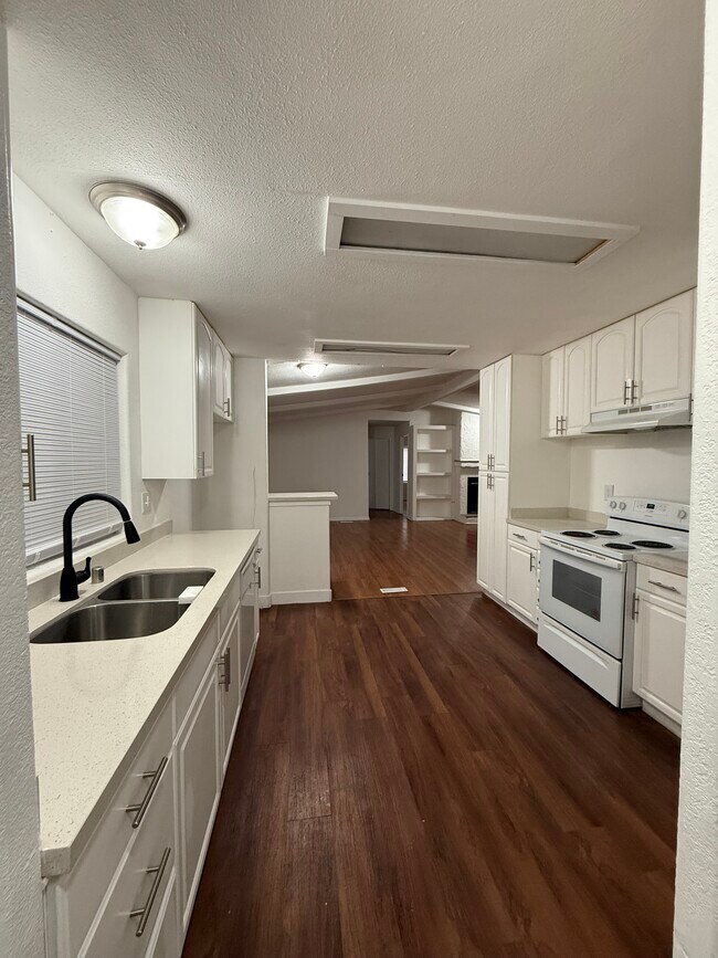 Building Photo - 24425 Woolsey Canyon Rd