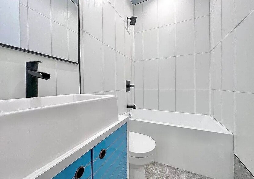 Building Photo - 83 Beadel St