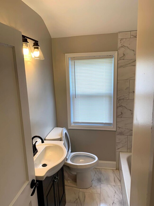 Building Photo - 5514 The Alameda