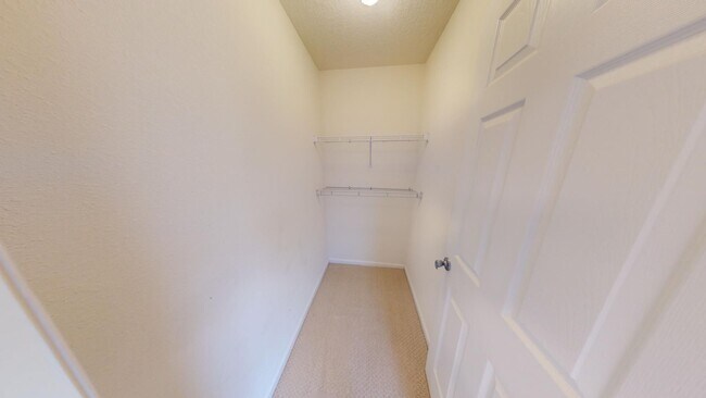 Building Photo - LOCATION! LOCATION! LOCATION!