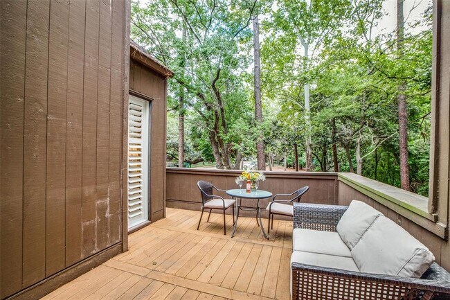 Building Photo - 246 Litchfield Ln