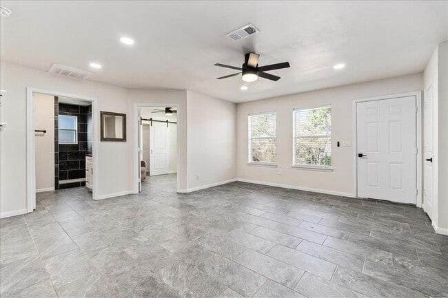 Building Photo - 2505 Pace Bend Rd S