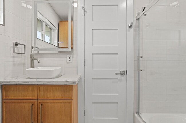 Building Photo - 5451 Redstart St