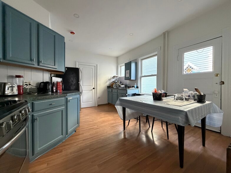 Building Photo - 56 Grampian Way