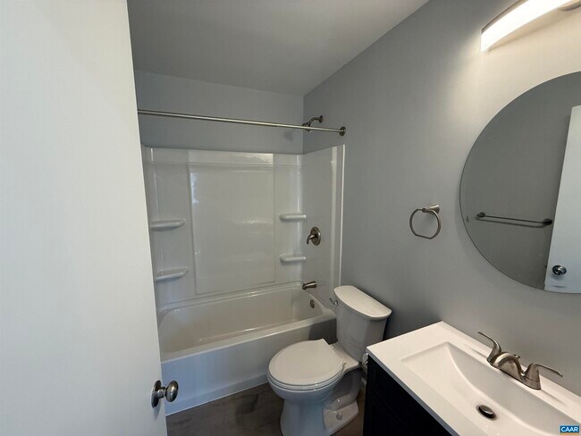 Building Photo - 120 Georgetown Green