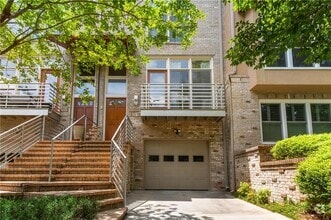 Building Photo - 1350 Fernwood Cir NE