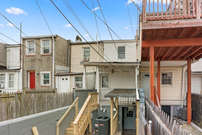 Building Photo - 15 N Bradford St