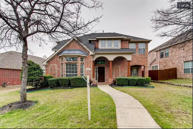 Building Photo - 2414 Thorntree Dr