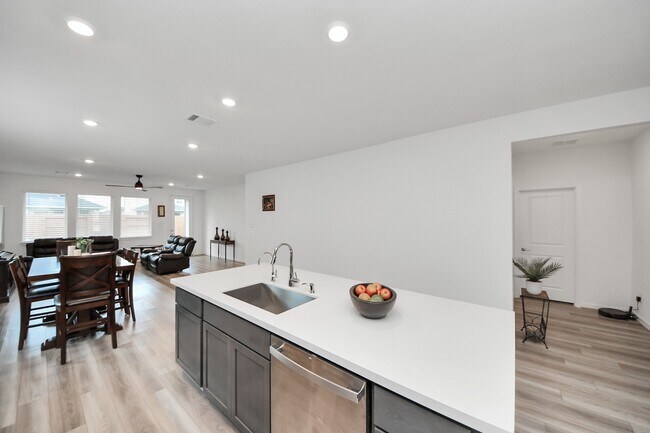 Building Photo - 21719 Flannel Bush Ln