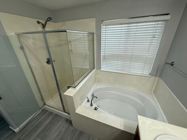 Building Photo - 94 Venus Court