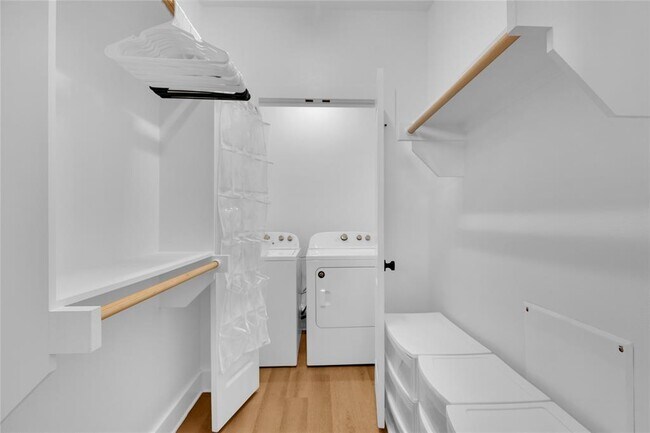 Building Photo - 4704 Sunset Trail