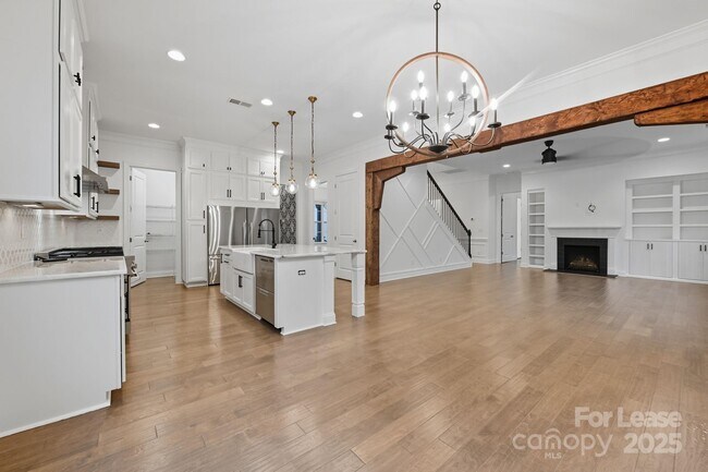 Building Photo - 425 Cassia Ct