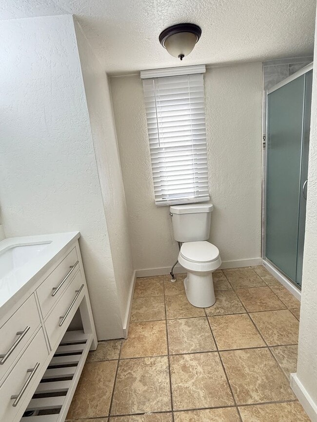 Building Photo - Beautiful Home with Quiet Location
