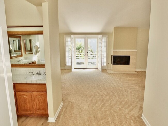 Building Photo - 6262 Napoli Ct