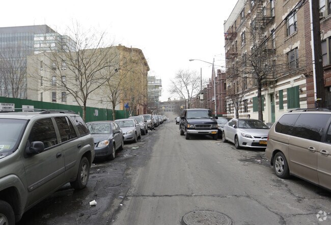 Building Photo - 300-304 E 162nd St