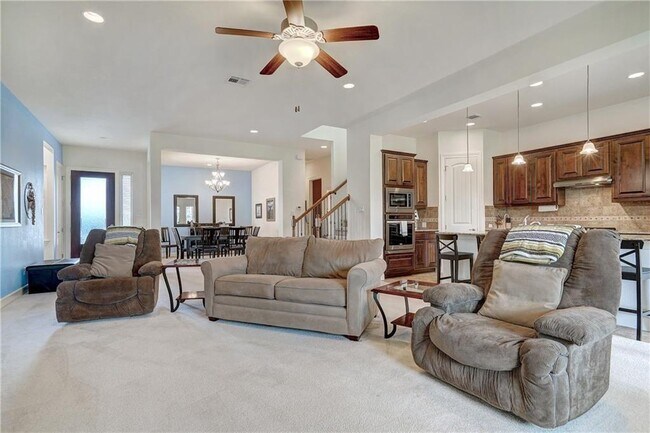 Building Photo - 5310 Scenic Lake Dr