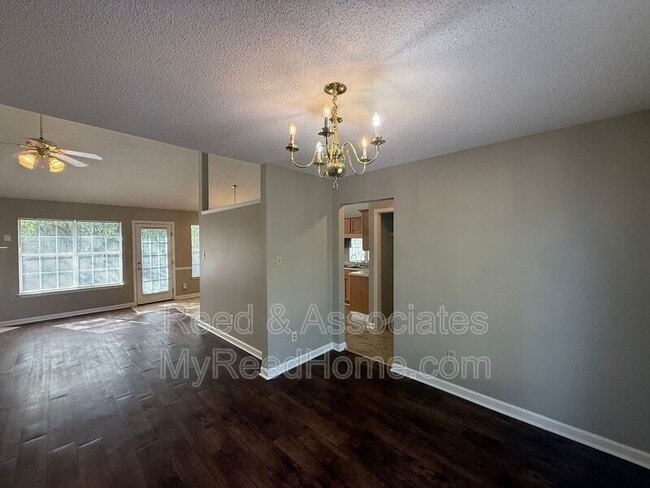 Building Photo - 70 Clear Springs Dr