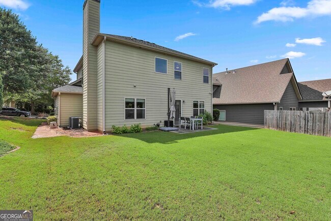 Building Photo - 318 Stillwood Dr